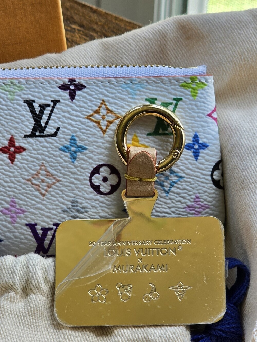 Louis Vuitton x Takashi Murakami Monogram Multicolore Phone Holder and Key Pouch - Picture 10 of 15